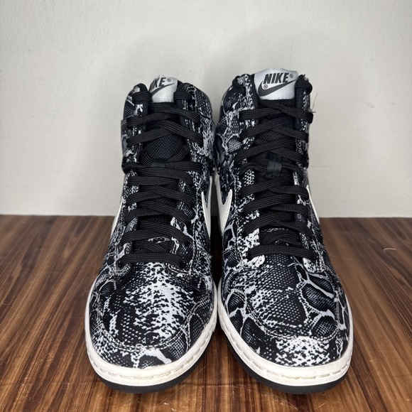 Nike Dunk Woman's 7 Sky Hi High Print Hidden Wedge Heel Snake Skin Pure Platinum - Picture 3 of 10